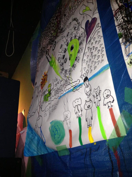 BSdF94OCAAAP9-S.jpg-large